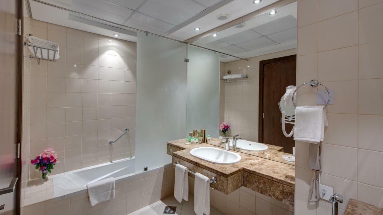 Center Hotel Sharjah Luaran gambar