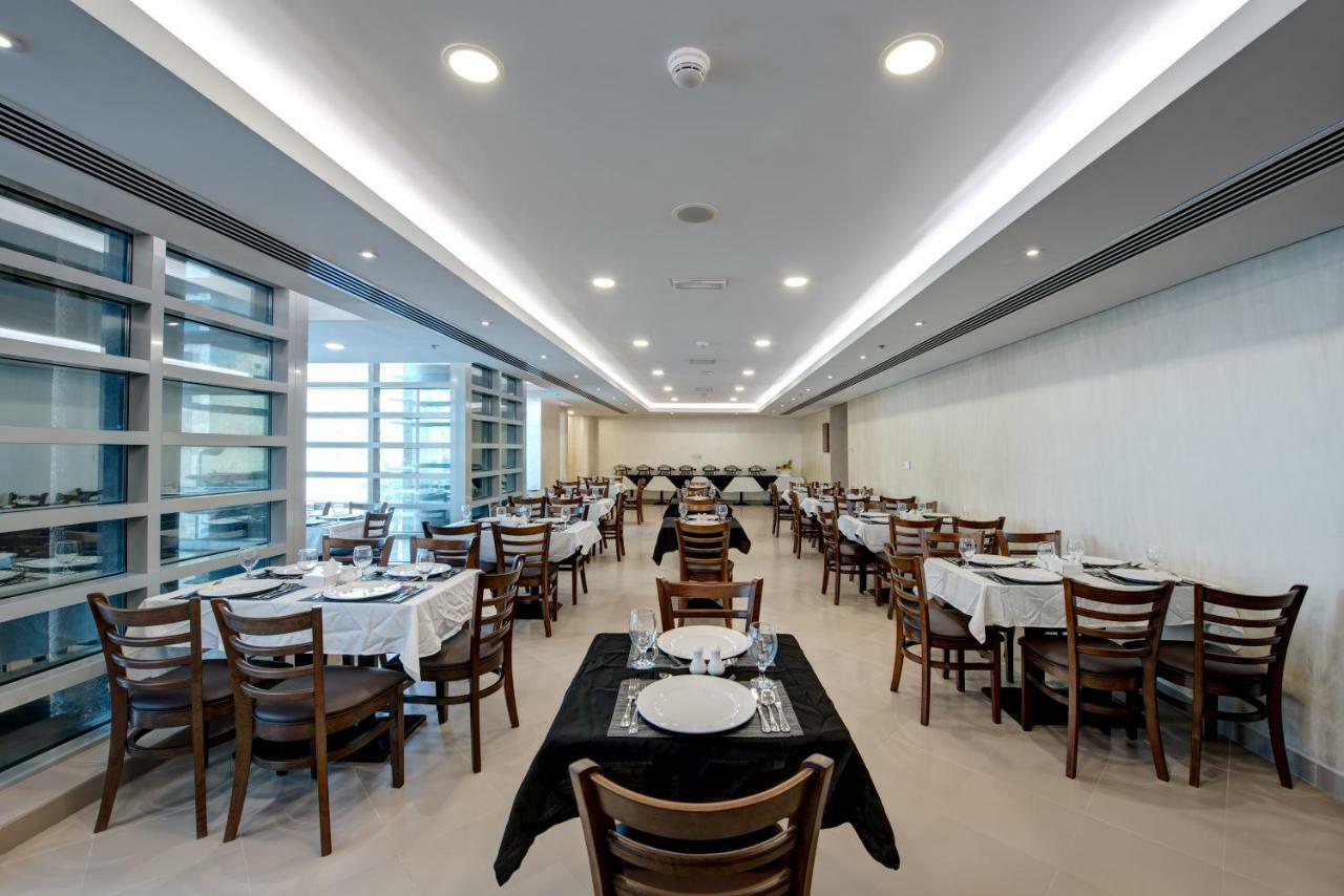 Center Hotel Sharjah Luaran gambar
